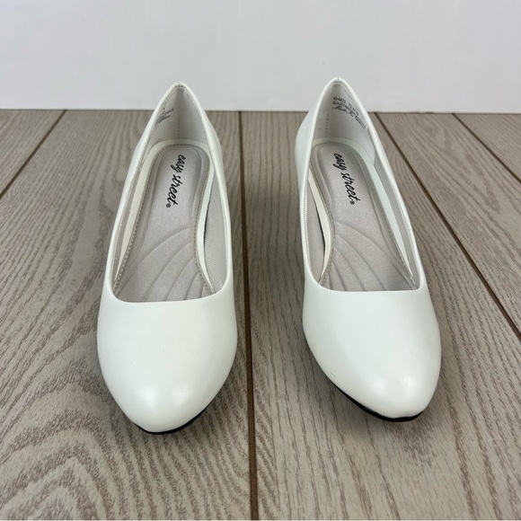 Easy Street Fabulous Women's Classic Dress Heels 7.5WW White $60 - Picture 2 of 9